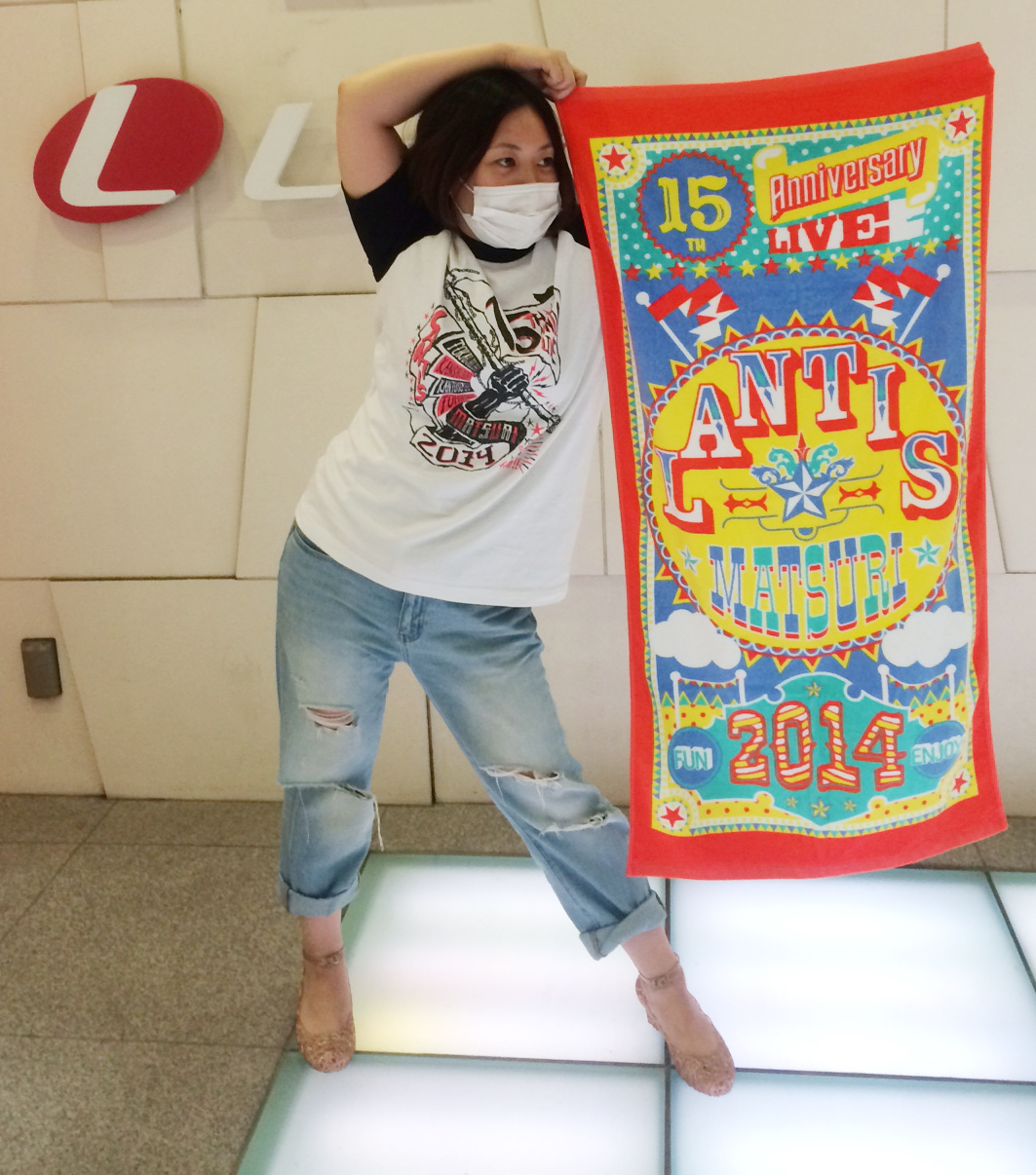 http://www.lantis.jp/15th/staffblog/2014/07/07/%E5%86%99%E7%9C%9F%201.JPG