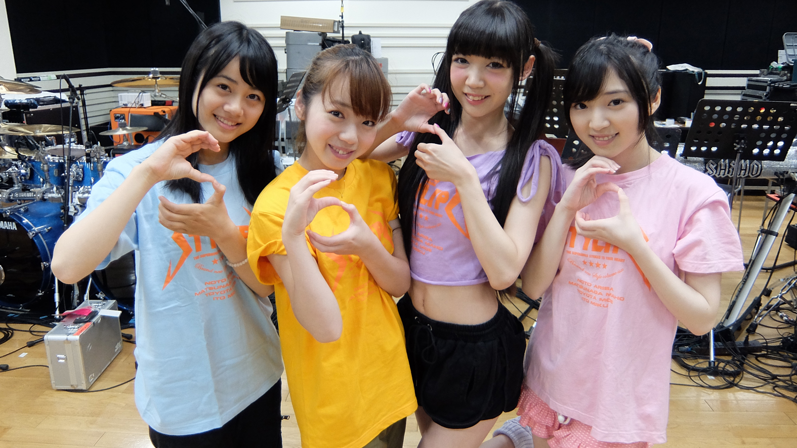 http://www.lantis.jp/15th/staffblog/StylipS_DSCF0024.jpg