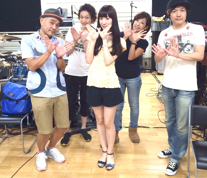http://www.lantis.jp/15th/staffblog/choucho_.jpg
