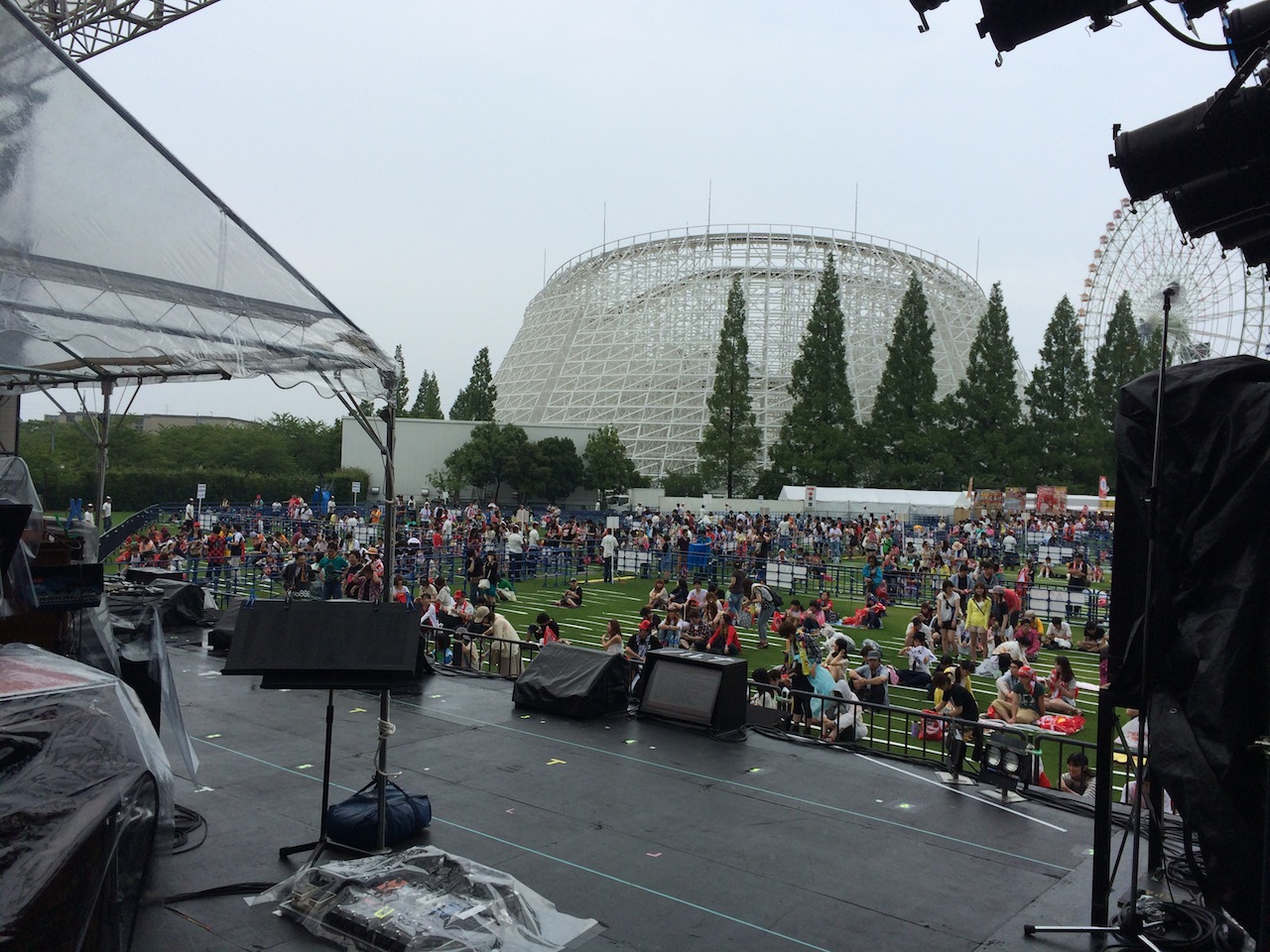 http://www.lantis.jp/15th/staffblog/stage.jpg